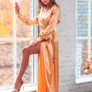 Gold silk satin long wrap around vintage robe, bridesmaid silk robe, wedding robe, satin bridesmaid robe, maxi robe, luxury robe zdjęcie 10