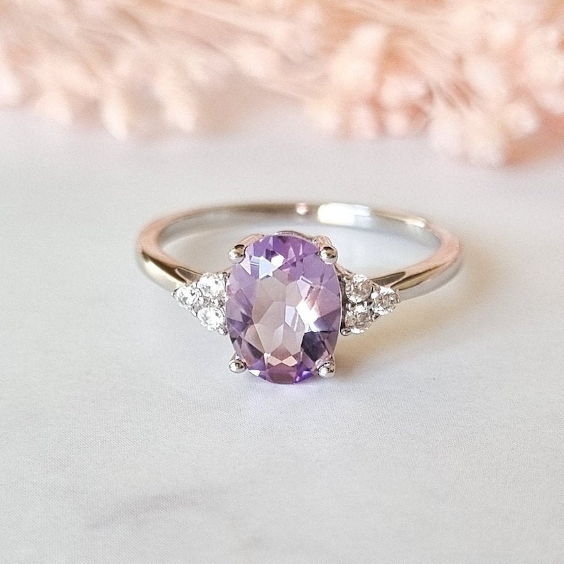 Lavender Amethyst Ring Sterling Silver Three Stone Engagement & Promise Ring, Classic Setting Gemstone Statement Ring, Anniversary, Birthday Gift For Her, Mum, Girlfriend, Wife, Fiance Christmas Gift, Purple gem, Minimalist, Victorian, Oval Cut Ring