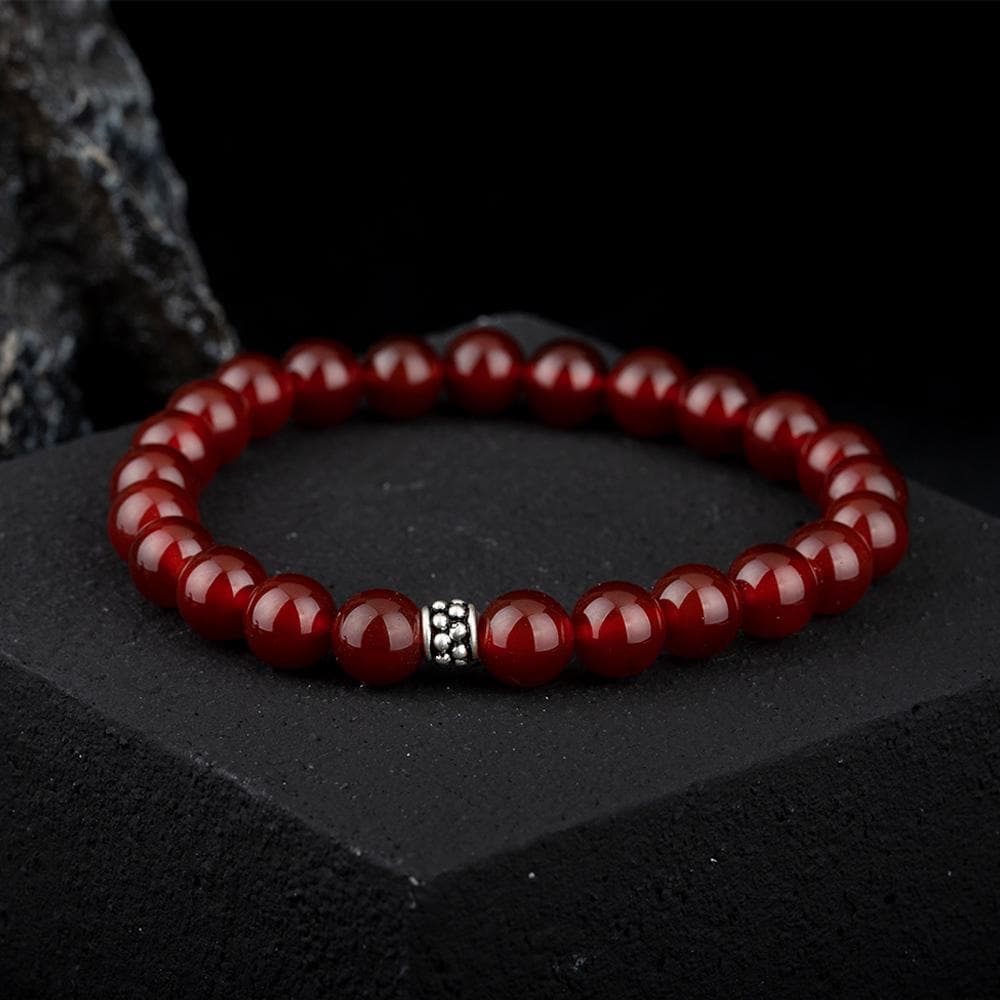 Elegante armband met rode howliet en 14 karaat geelgouden kralen 2,5 mm - Swan Market | Conceptstore voor Creatieve Kado's