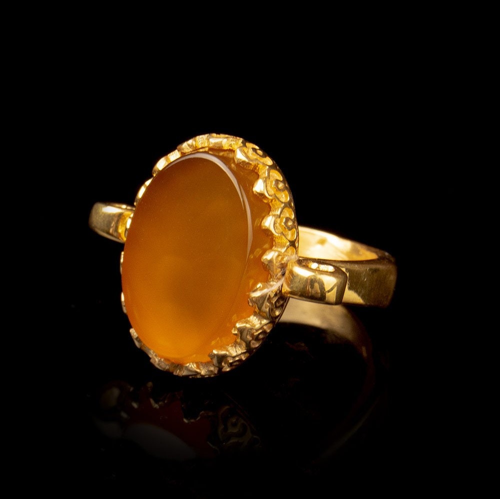 Munawwara Jewellery - 21k solid gold with natural tiny Aqeeq stone. #gold # ring #goldring #goldrings #goldenring #goldenrings #jewelry #jewels #agate # aqeeq #haqeeq #silver #silvers #silverring | Facebook