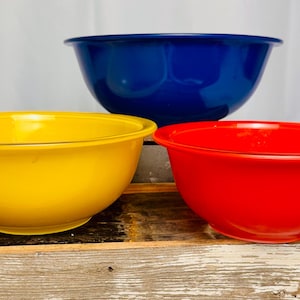 Pyrex 1980s Vintage Primary Color 3 bowl mixing set, clear bottoms, Nesting bowls