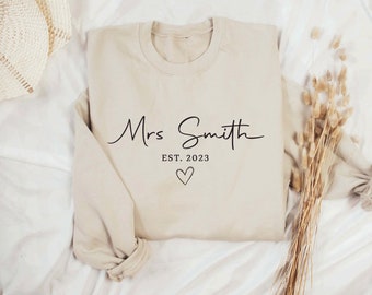 Personalised Gift For Bride, Bride Sweatshirt, Engagement Gift, Unique Bridal Shower Gift, Future Mrs Sweatshirt, bride to be jumper Hen Do