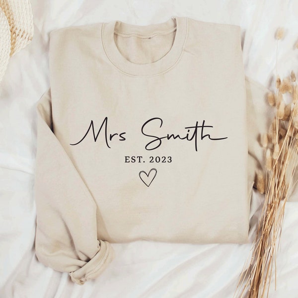 Personalised Gift For Bride, Bride Sweatshirt, Engagement Gift, Unique Bridal Shower Gift, Future Mrs Sweatshirt, bride to be jumper Hen Do