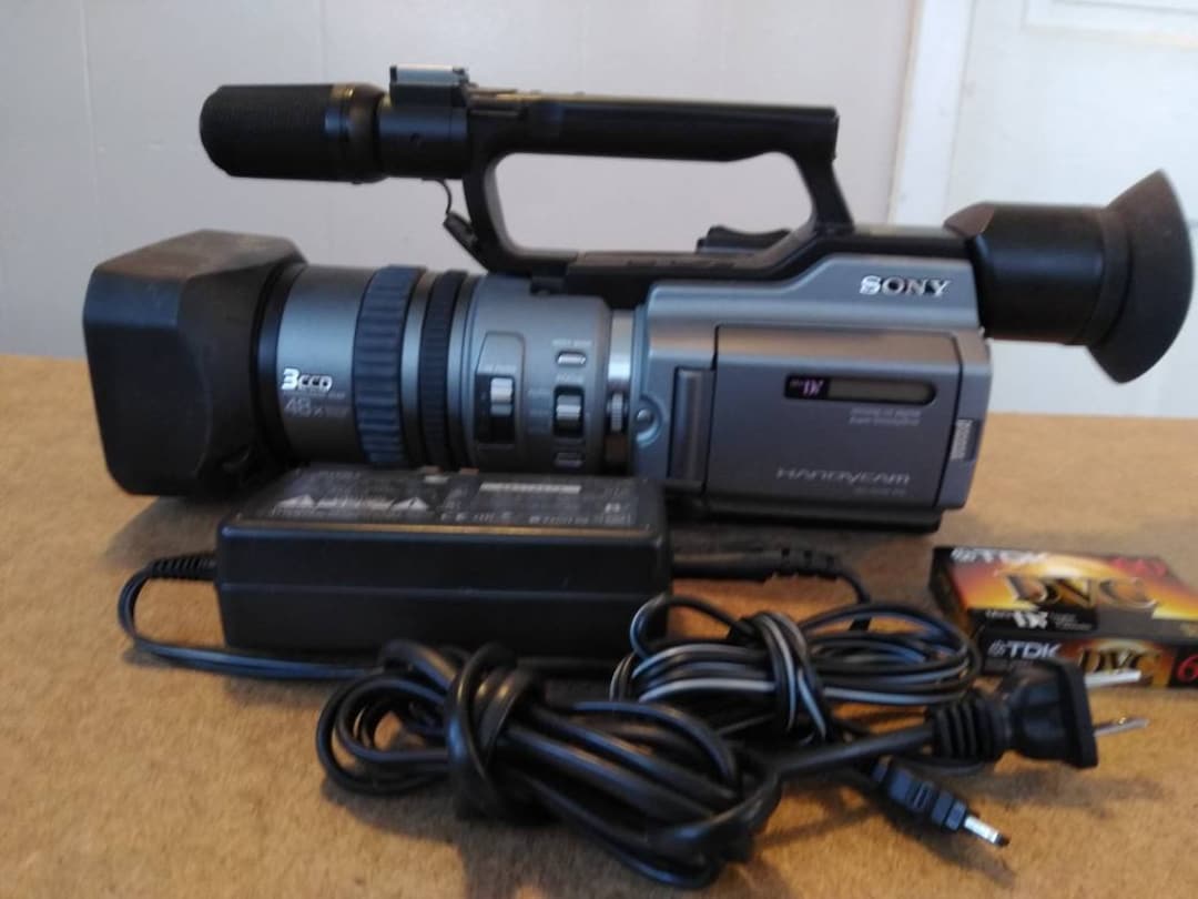 Sony DCR-VX2100 Mini DV 3CCD Camcorder - Etsy Sony DCR-VX2100 Mini DV 3CCD Camcorder - Etsy
