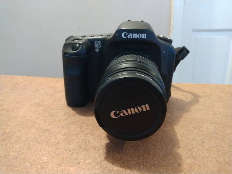 Canon EOS 10D Camera With Lens image 1