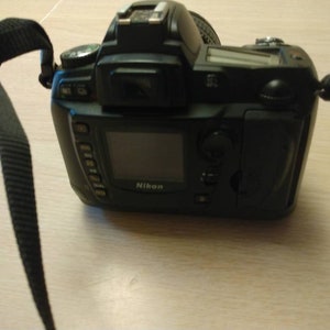 Nikon D70 Digital Camera With Lens image 4