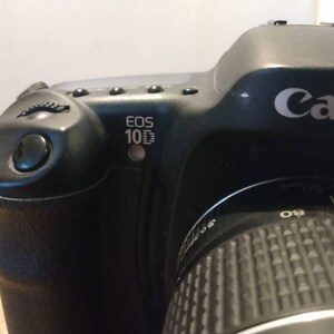 Canon EOS 10D Camera With Lens image 3