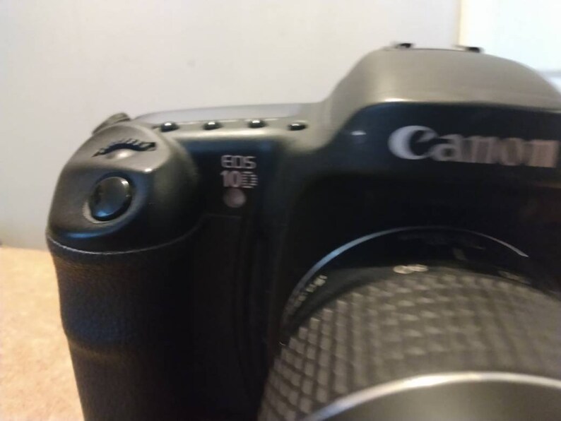 Canon EOS 10D Camera With Lens image 2