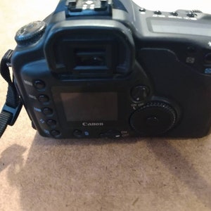 Canon EOS 10D Camera With Lens image 5