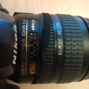 Nikon D70 Digital Camera With Lens image 3