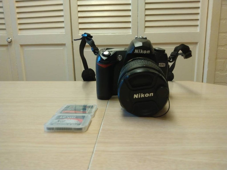 Nikon D70 Digital Camera With Lens image 1