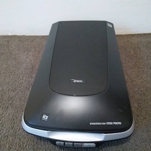 Epson V500 Perfection Photo Scanner image 2