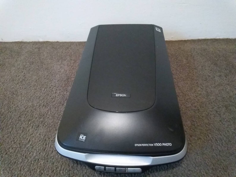 Epson V500 Perfection Photo Scanner image 2