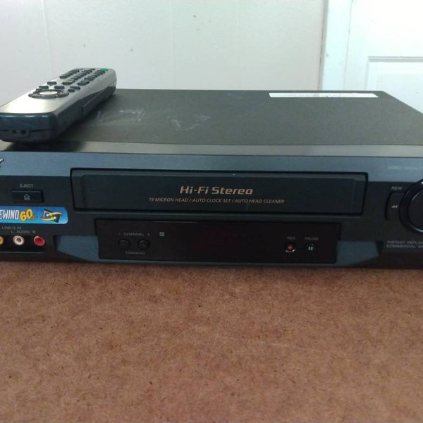 Sony VCR Video Cassette Recorder With Remote Control