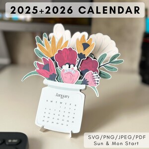 Calendario da tavolo floreale 2025-2026 PNG Calendario da tavolo floreale Regalo SVG per macchina da taglio Sun Mon Start File di taglio Calendario PDF da stampare a casa