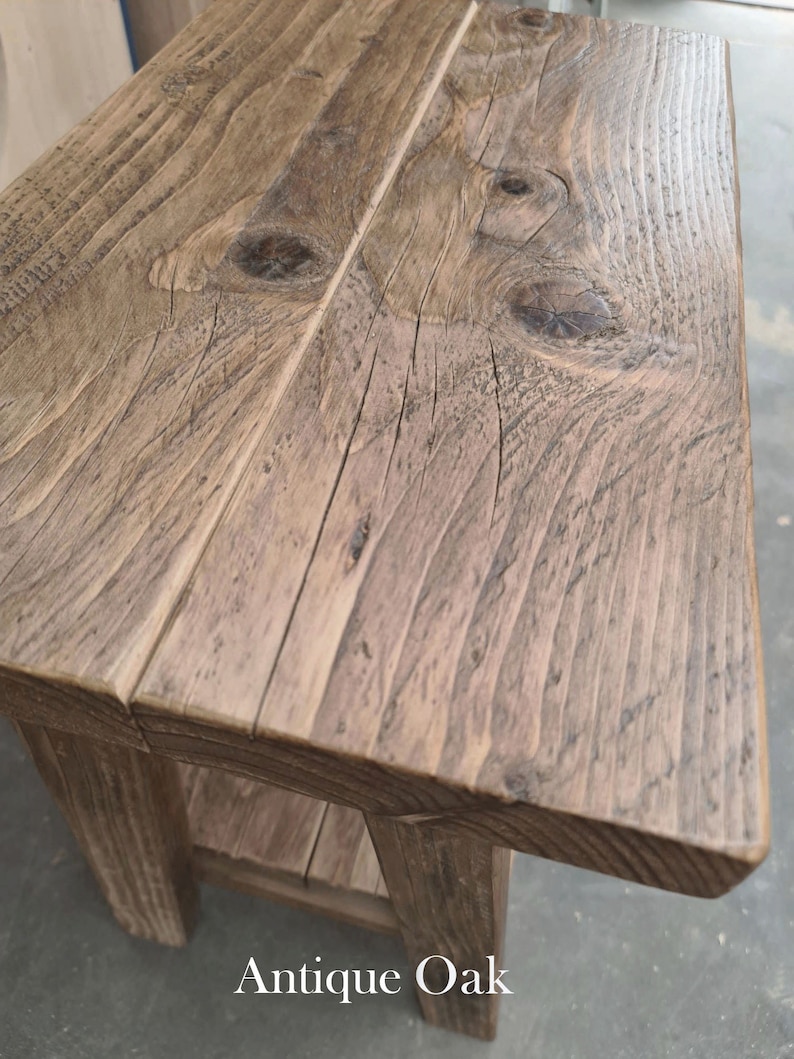 Petite table d'appoint rustique Table de chevet en bois de récupération Tabouret en bois The Splay image 7