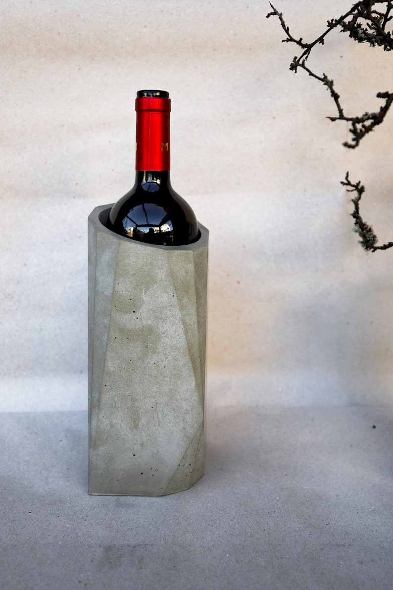Concrete Wine Cooler, Elegant Geometric Wine Bottle Chiller, Unique Artisan Wine Accessories, Sophisticated Wine Centerpice, imagem 4