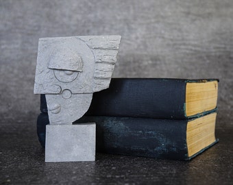 Unique Concrete Face Bookend, Handcrafted Artistic Book Holder, Modern Home Library Decor, Stylish Bookshelf Organiser