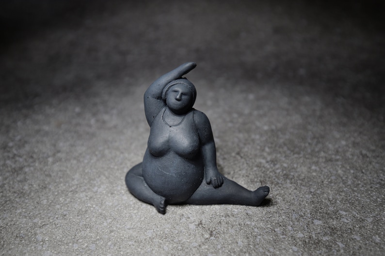 Fat Lady in Yoga Poses Statue, Curvy Girls Figurine, Abstract Concrete Art, Womens Desk Decor, Plus Size Art, Yoga Teacher Gift Yoga Lady 4