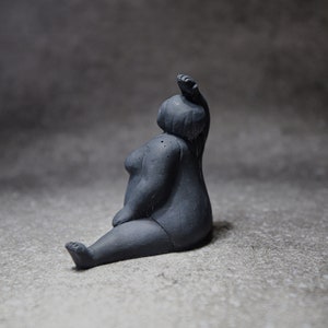 Fat Lady in Yoga Poses Statue, Curvy Girls Figurine, Abstract Concrete Art, Womens Desk Decor, Plus Size Art, Yoga Teacher Gift image 9