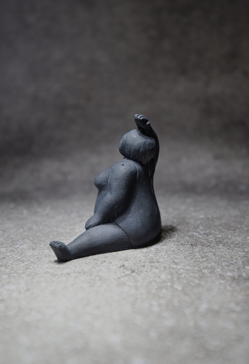 Fat Lady in Yoga Poses Statue, Curvy Girls Figurine, Abstract Concrete Art, Womens Desk Decor, Plus Size Art, Yoga Teacher Gift image 9