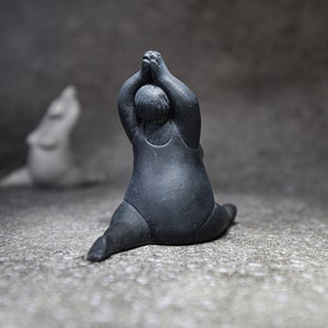 Fat Lady in Yoga Poses Statue, Curvy Girls Figurine, Abstract Concrete Art, Womens Desk Decor, Plus Size Art, Yoga Teacher Gift image 5