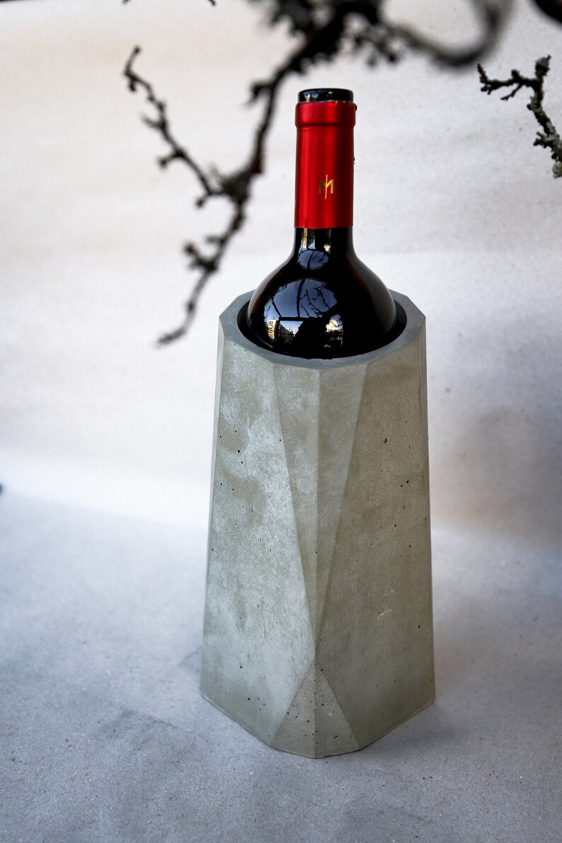 Concrete Wine Cooler, Elegant Geometric Wine Bottle Chiller, Unique Artisan Wine Accessories, Sophisticated Wine Centerpice, imagem 8