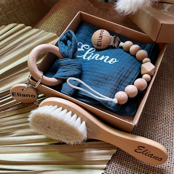 Cotton gas birth box + hairbrush with pacifier clip, swaddle comforter and ring with customizable baby medallion - gift