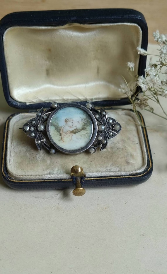 Cherub silver Victorian grisaille brooch miniature