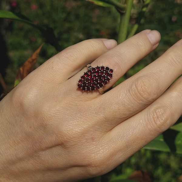 Vintage Silberring mit Boho Granat aus der Tschechoslowakei. versandkostenfrei