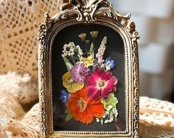 Vintage Pressed flower frame, pressed flower art, botanical home décor, Dried Flower Picture Frame, Flower lovers gift for her, Gift for mom