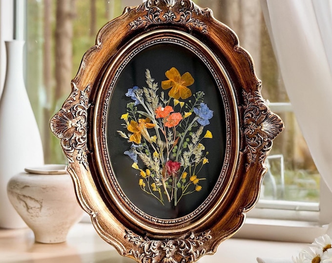 Vintage Pressed flower frame, pressed flower art, botanical home décor, Dried Flower Picture Frame, Flower lovers bouquet gift for her