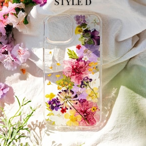 Embrace the charm of nature with our eco-friendly and stylish Real-Pressed-Flower Phone Cases—where every glance is a reminder of life's natural beauty.