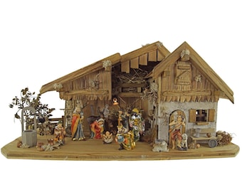 Festliche handgearbeitete Weihnachtskrippe Großglockner inkl. 12-tlg. Figurensatz K 001 Maße:70x30x35cm Figuren 11 cm