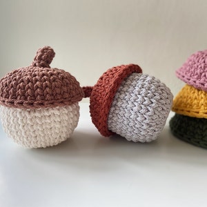 Crochet basket acorn - nursery decor, gift for family with kids