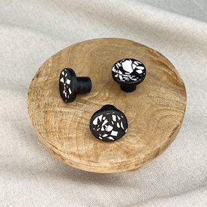 Furniture knob in eco-responsible resin, black color with white terrazzo effect image 3