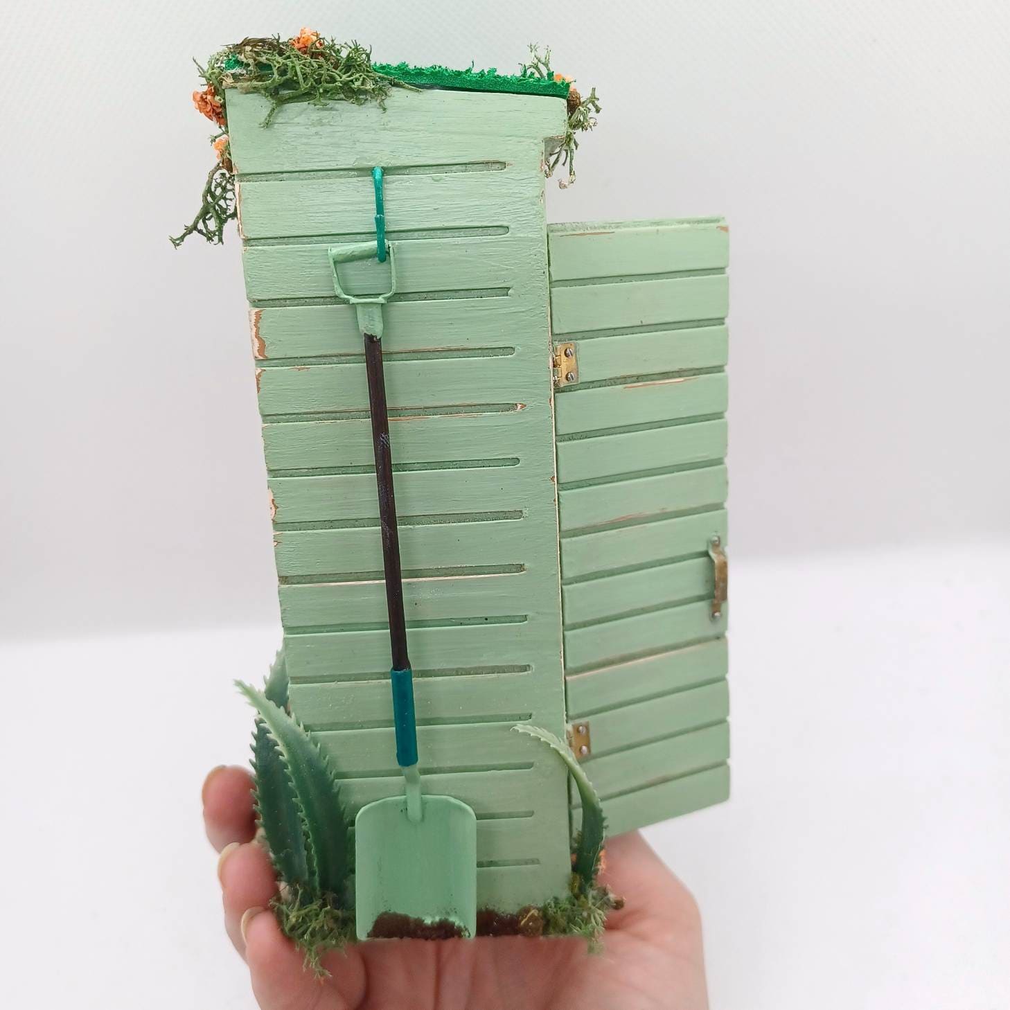 Dolls House Garden Shed, 1/12th Scale Miniature Potting Shed, Garden