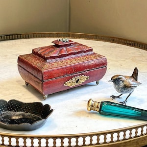 Mrs Bennet gave Jane on her wedding day a Regency Red Tooled Leather Gilt Mounted Jewellery Box, Diamonds & a mother are a girls best friend