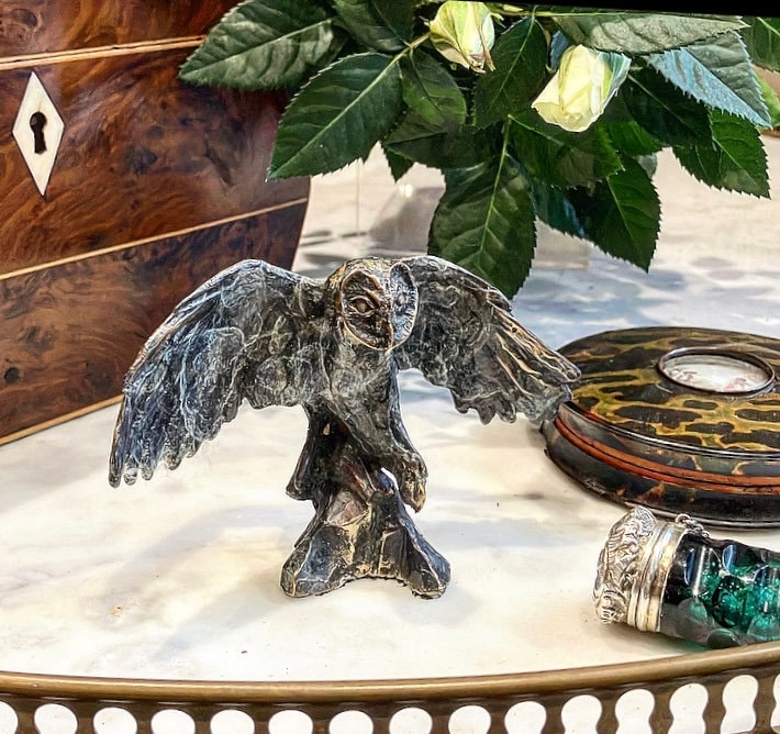 The clamorous owl that nightly hoots & wonders at our quaint spirits.An unusual enchanting Solid