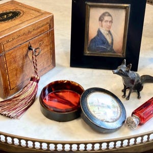 Wickham Loved Getting Bingley sauced up with port as it meant SHOPPING later & bought an Antique George lll Faux Tortoiseshell Snuff Box