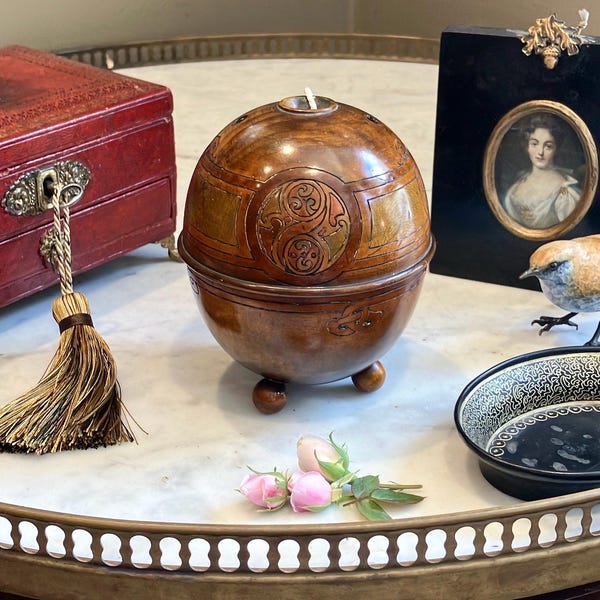 Mrs Bennett loved using her Antique 19thc Fruit Wood Spherical Carved Wool Holder but found it hard to thread the holes after a few Gins