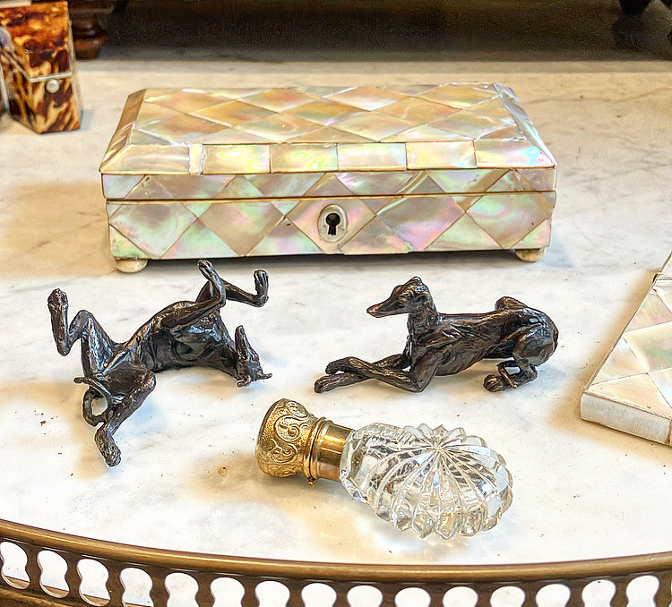 ウィペット犬等身大 緑青 ブロンズ像 彫刻 2体 銅製 時代物 WWST045