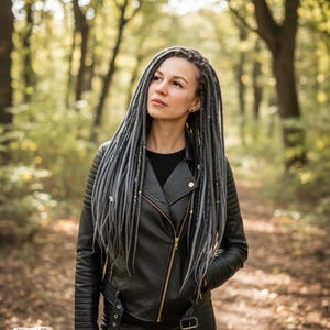 Rastas de lana gris y negra, rastas góticas vikingas de merino, cabello bohemio con hilo plateado