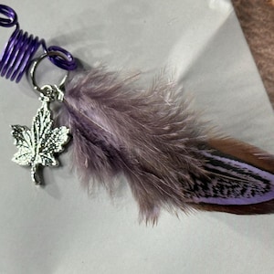 Perle für Dreadlocks Zöpfe Feder lila braun Metall Ahornblatt Silber Anhänger Perle lila Metall Haarschmuck Haarschmuck