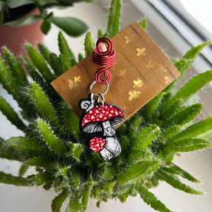 Pilz Anhänger Dreadlock Perle: Rot, Weiss, Schwarzwald Schmuck