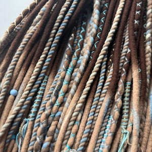 Nouvelle paire de dreadlocks en laine DE SE ombrées faites à la main mélange de nuances de brun, chocolat beige blond mèches souples