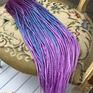 Dreads sintetici viola sfumati: punte intrecciate, punte sciolte