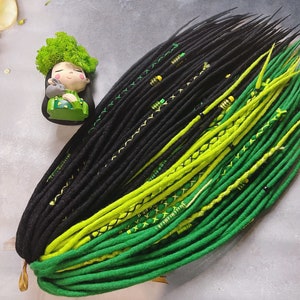 Wolle fürchtet einfarbig schwarz, hellgrün, grüne Perlen, Bandage Boho Wikinger Stil Dread Extensions Komplettset