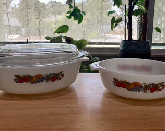 Vintage Anchor Hocking Nature’s Bounty Oval 1.5 qt baking dish with lid and 1 qt. Round baking dish