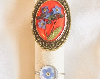 NEW - Myosotis flower ring under resin